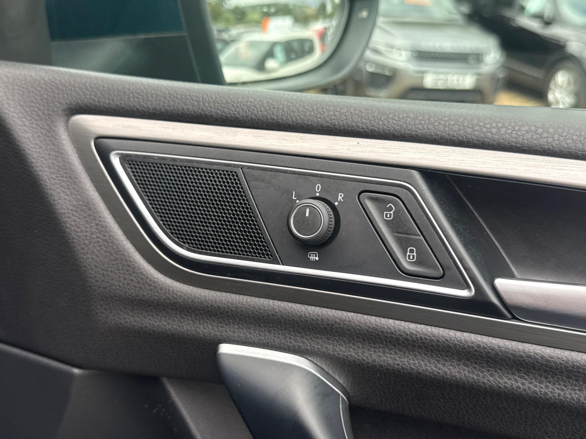Volkswagen Golf Sportsvan view 30