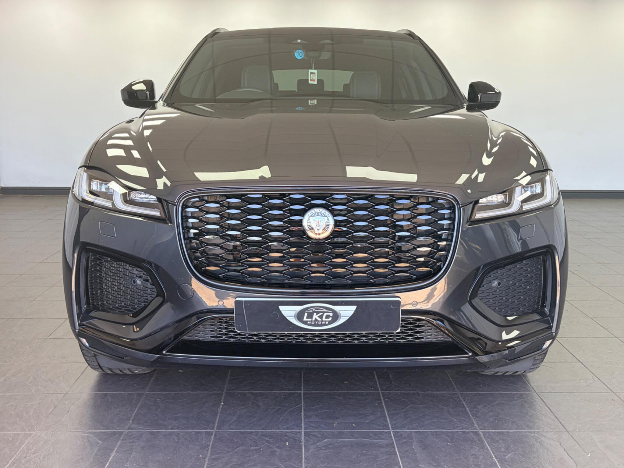 Jaguar F-Pace view 3