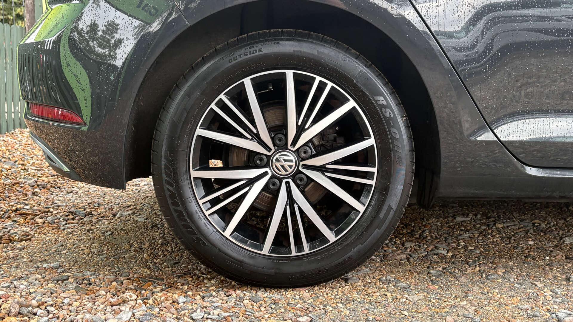 Volkswagen Golf view 40