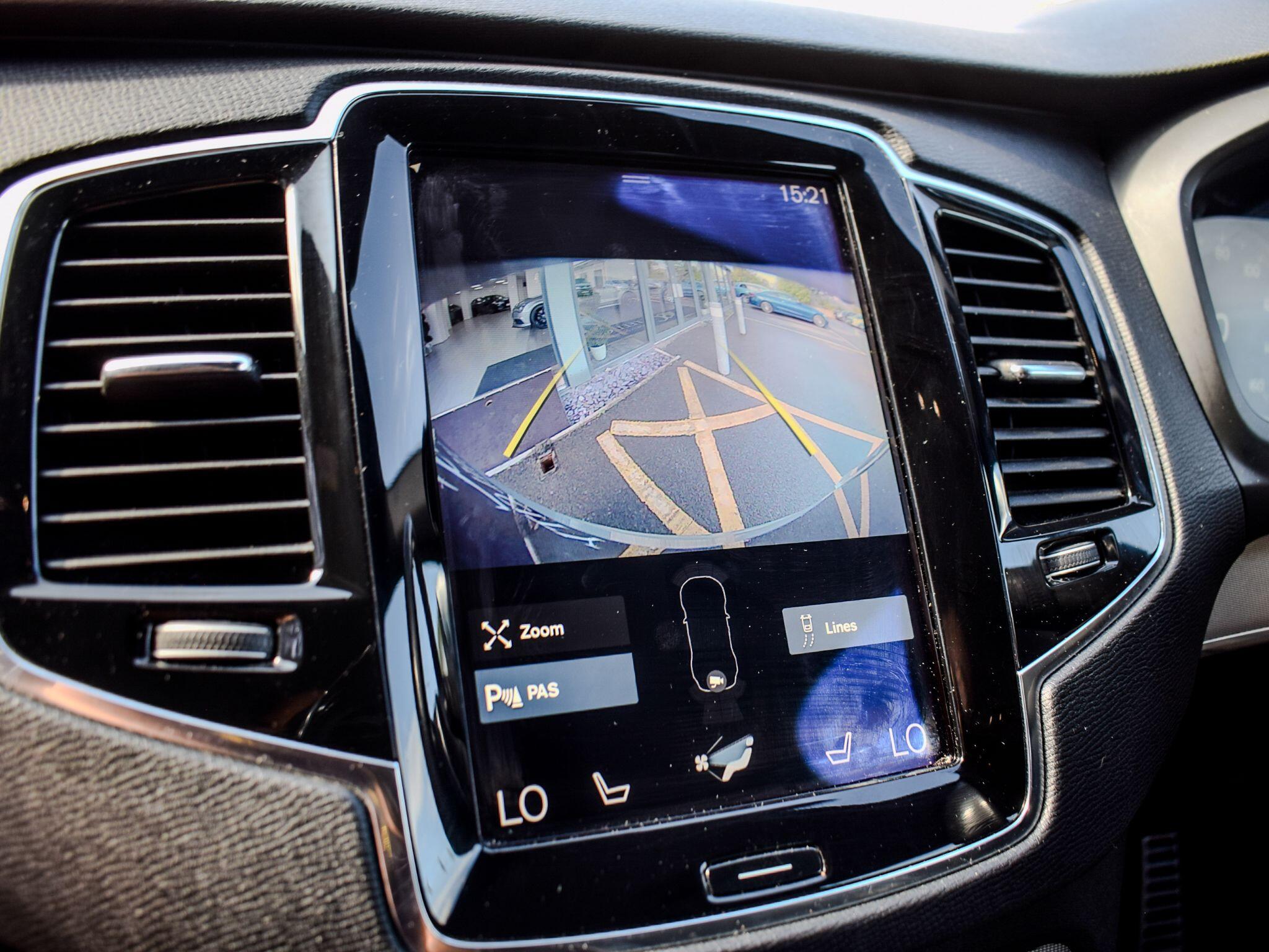Volvo XC90 view 19