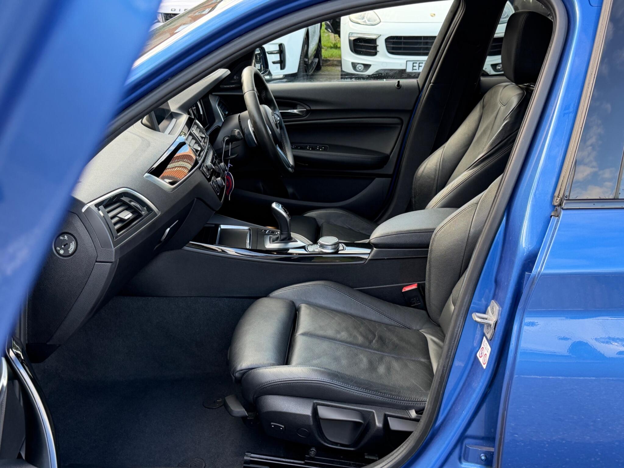 BMW 1 Series view 17