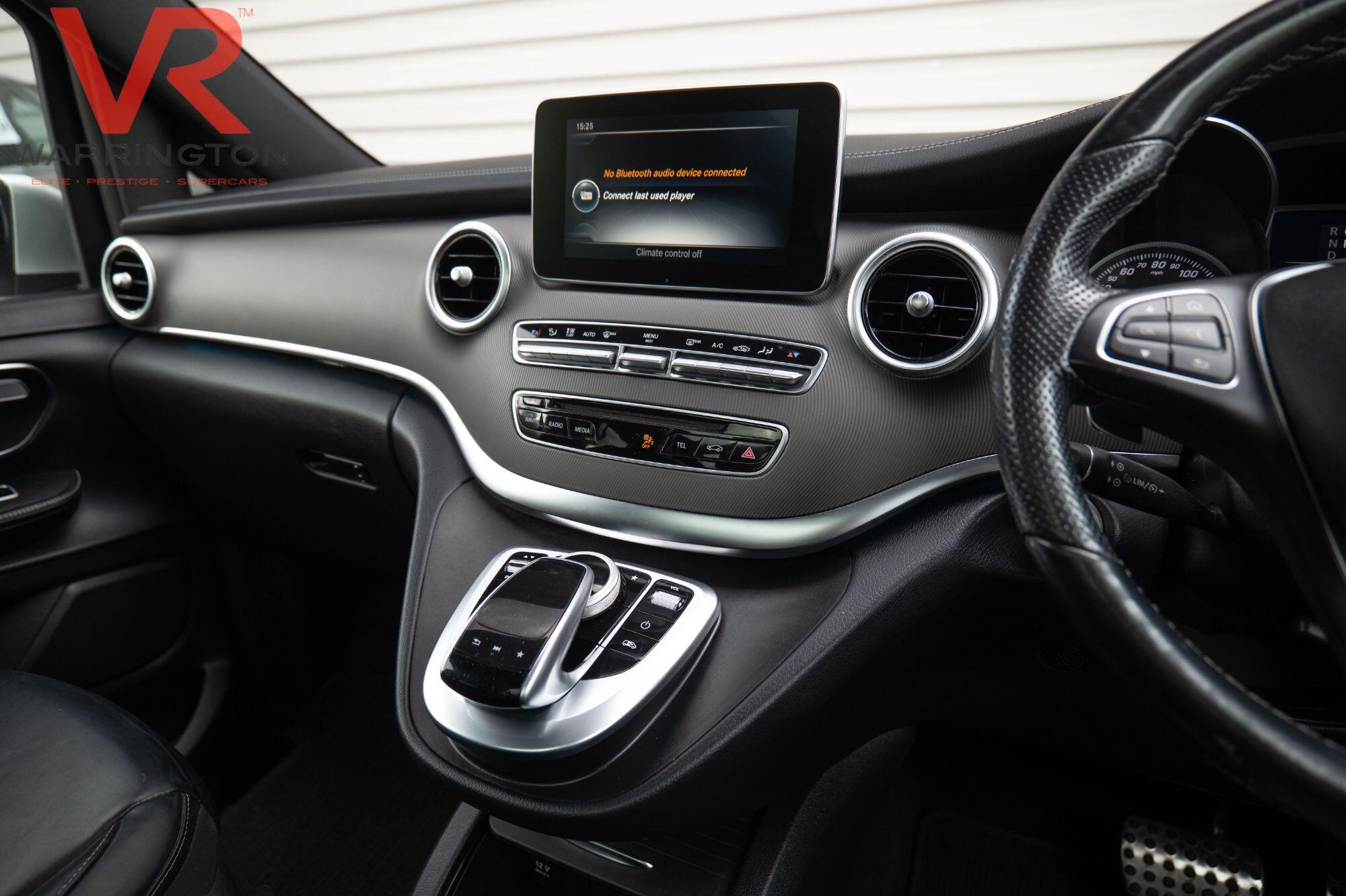 Mercedes-Benz V Class view 29