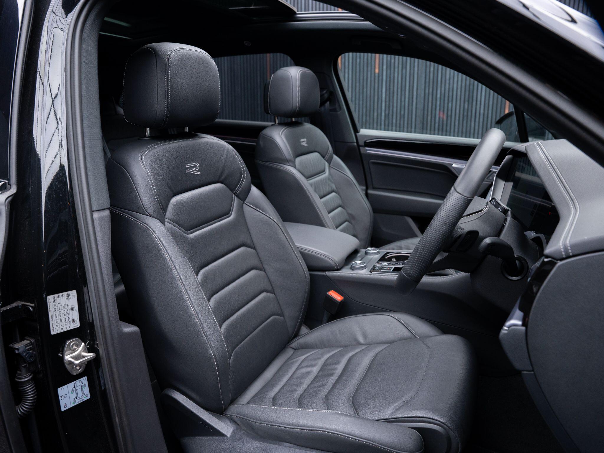Volkswagen Touareg view 2