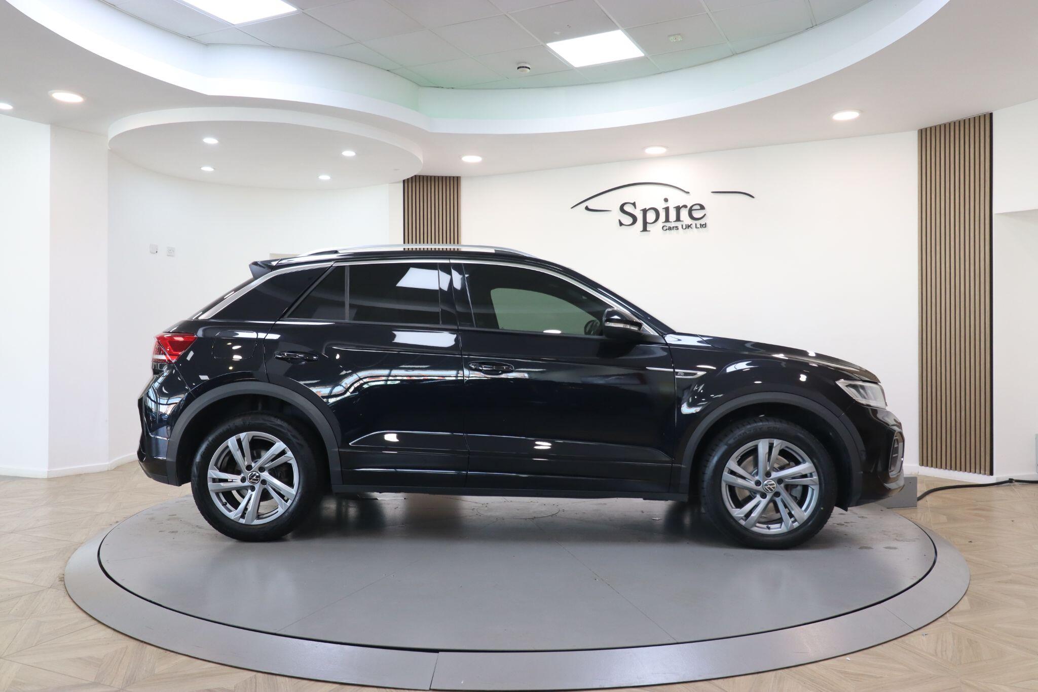 Volkswagen T-Roc view 5
