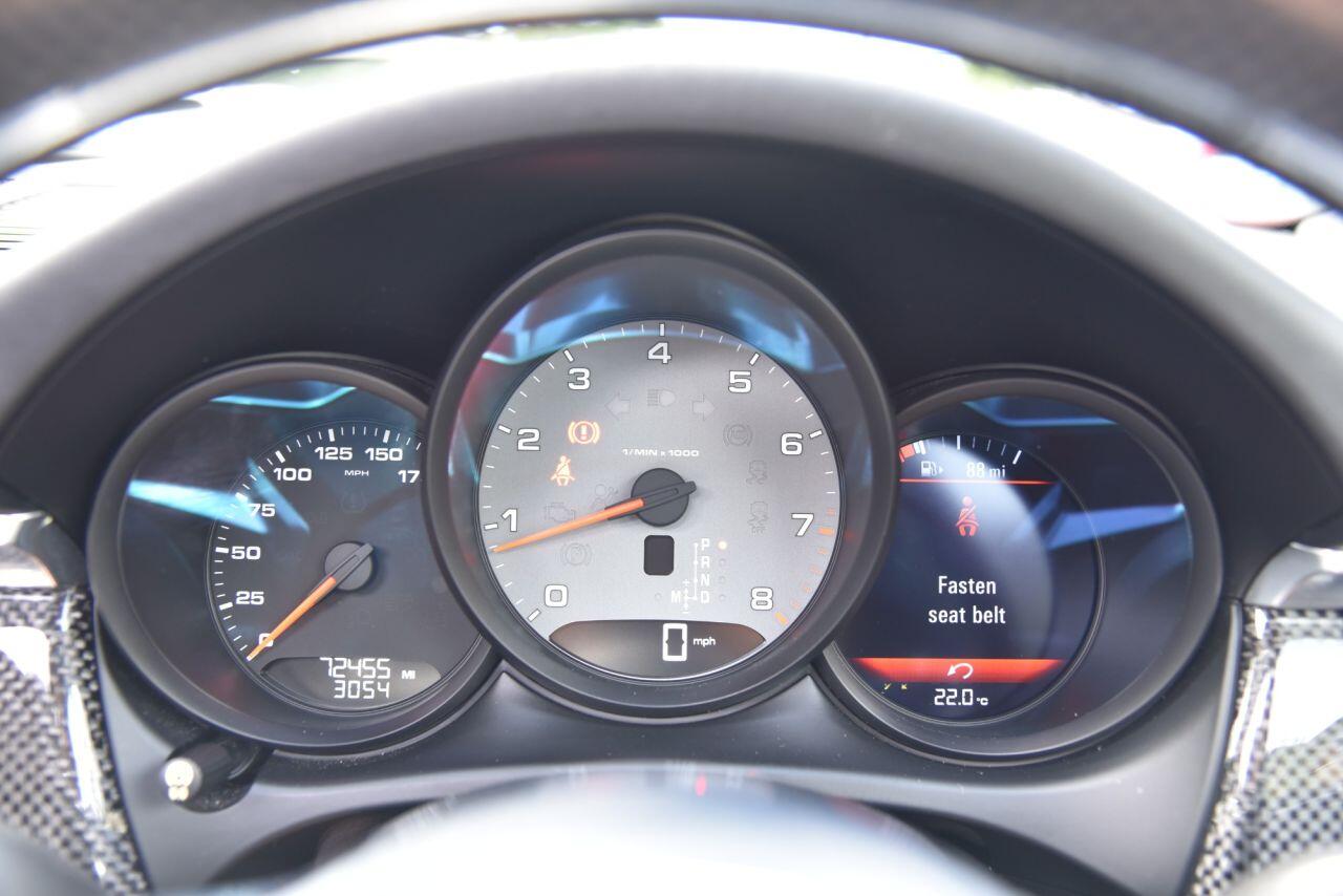 Porsche Macan view 30