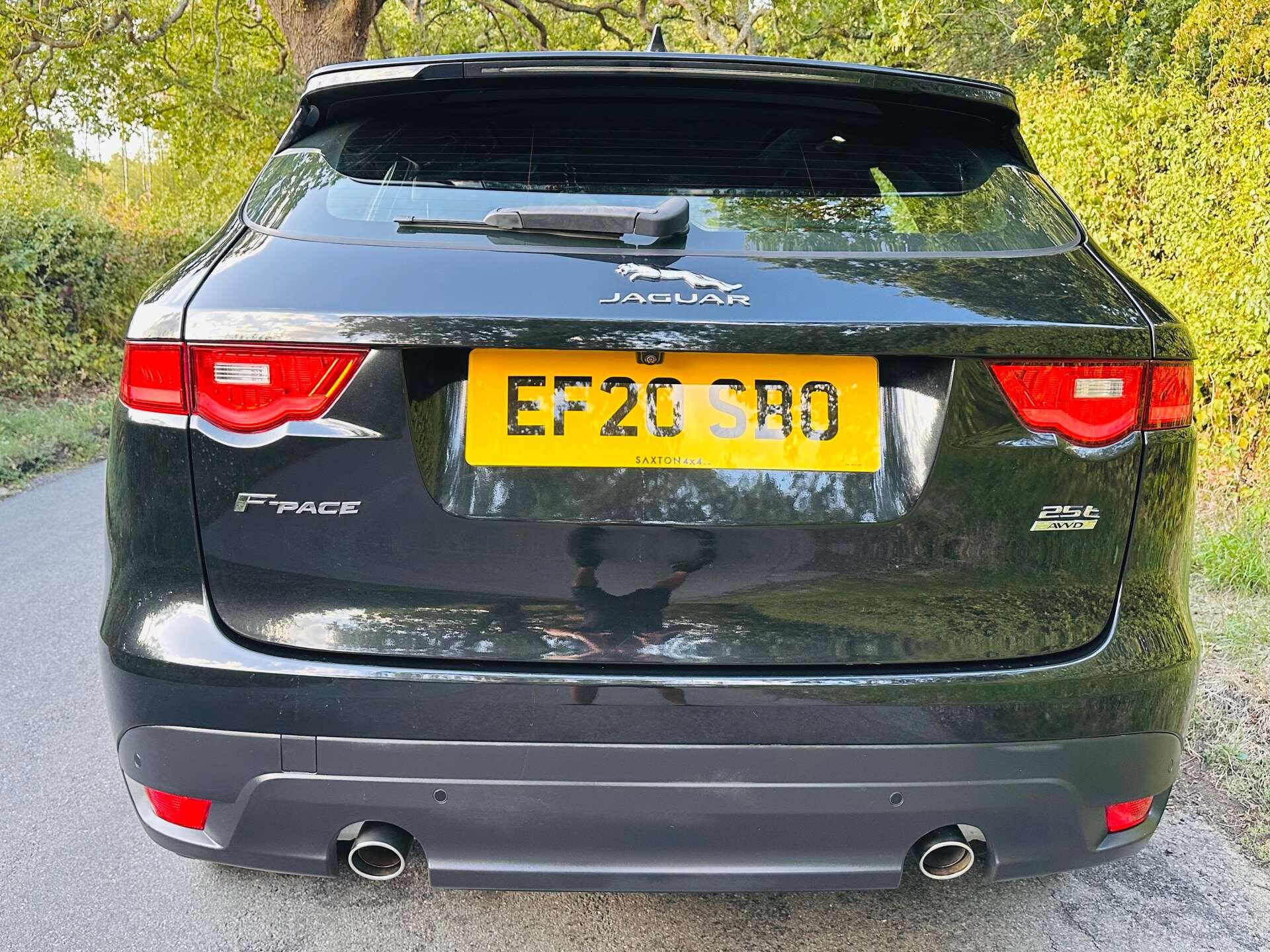 Jaguar F-Pace view 40