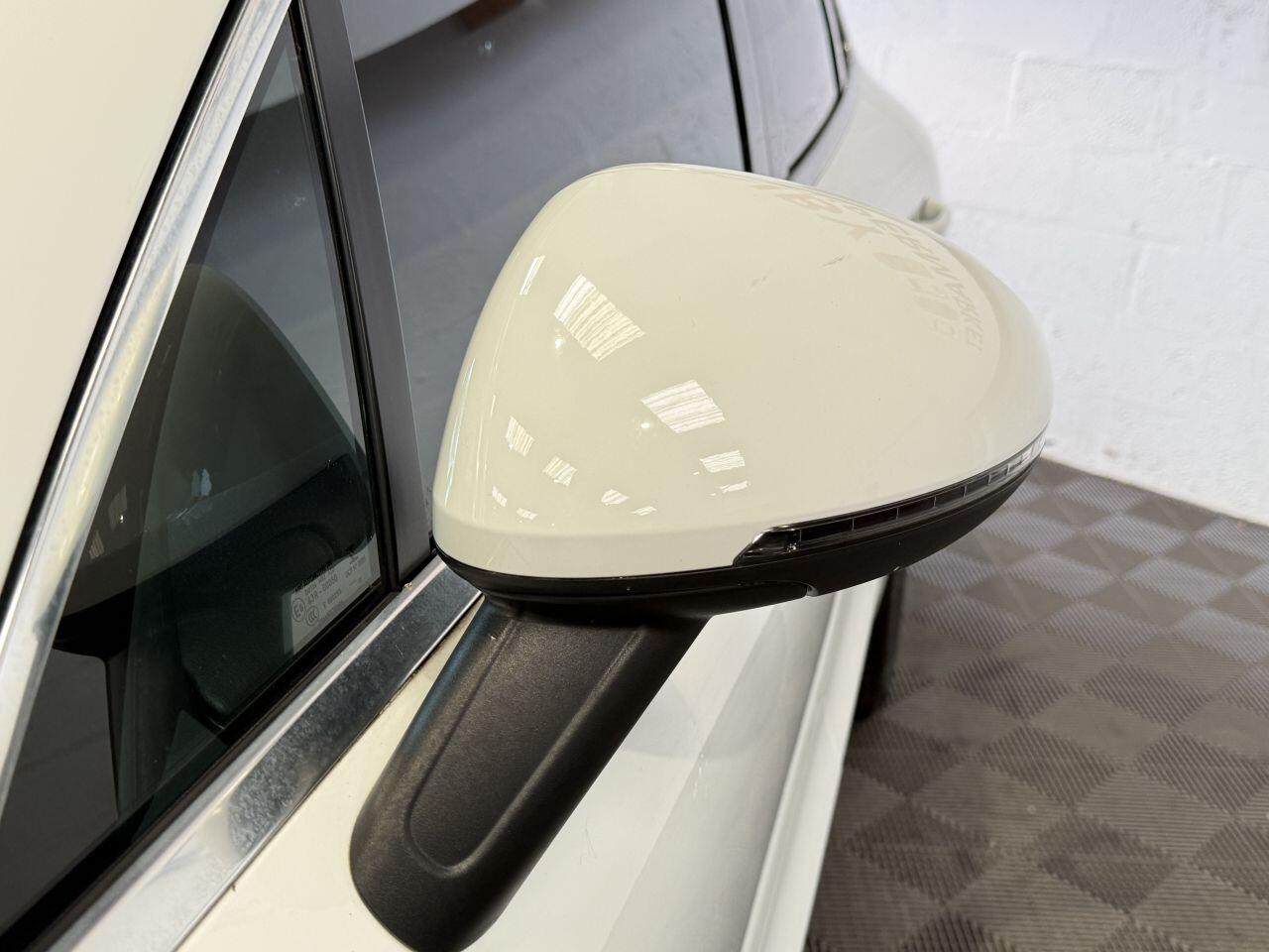 Porsche Macan view 25