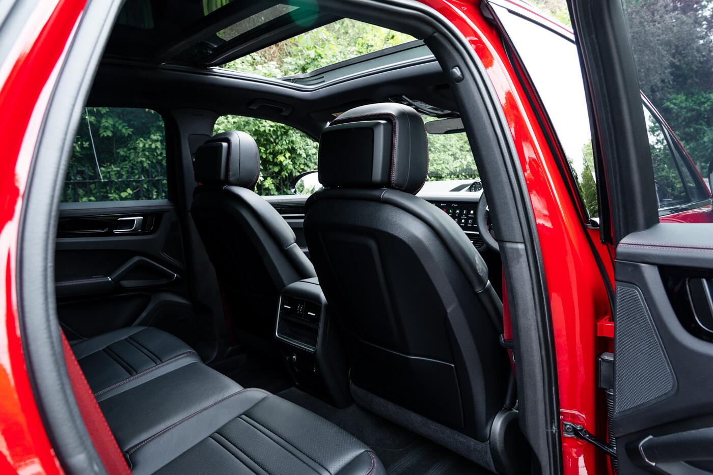 Porsche Cayenne view 45