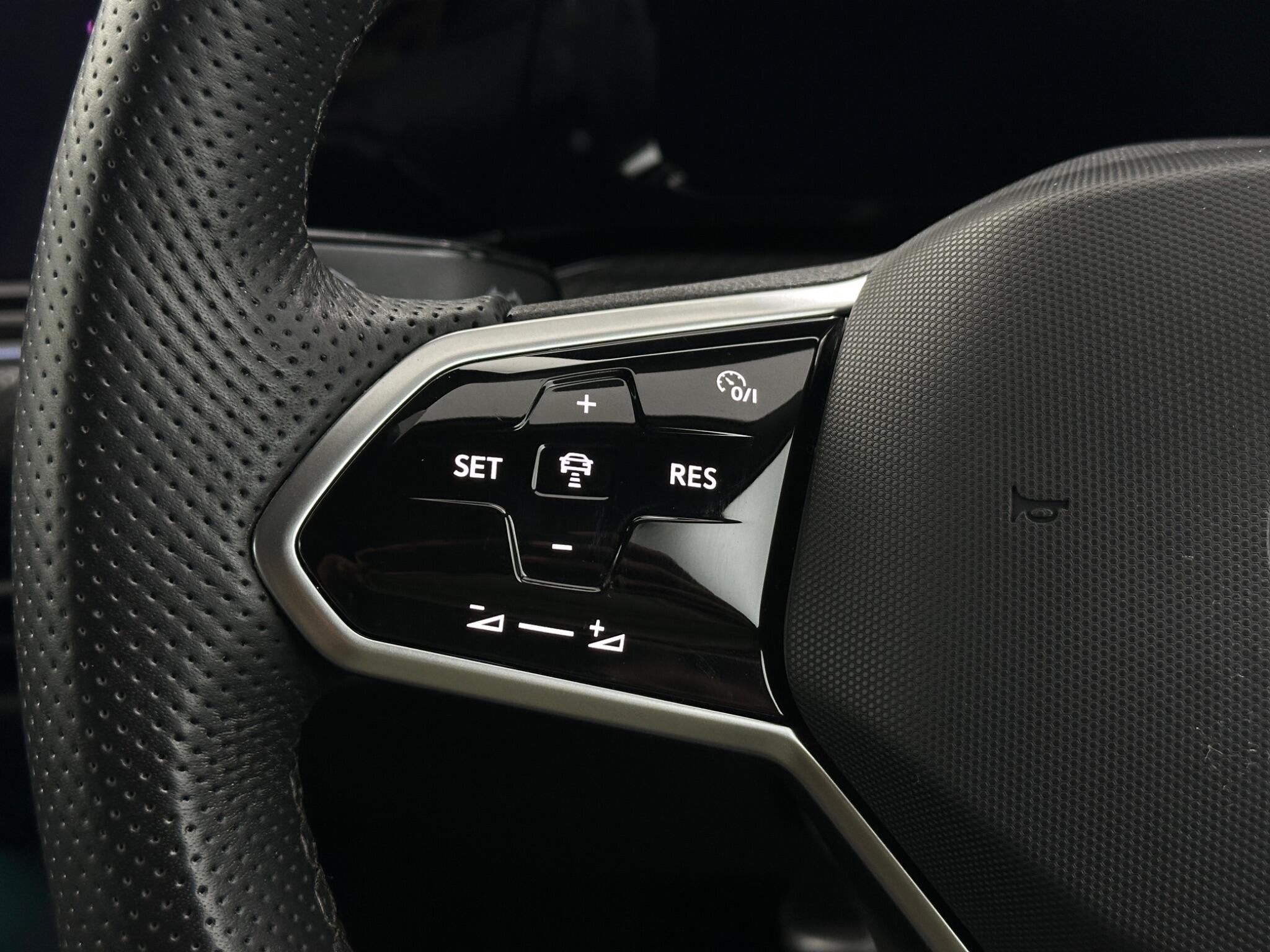 Volkswagen Golf view 14