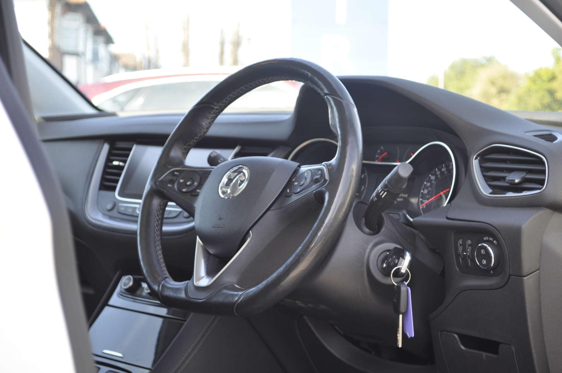 Vauxhall Grandland X view 8