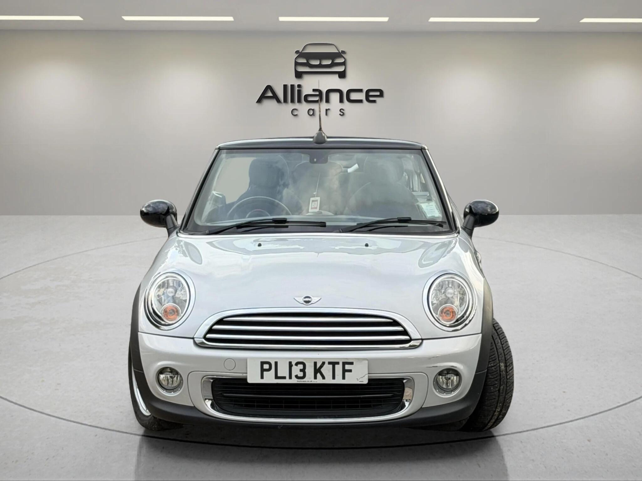 Mini Convertible view 61