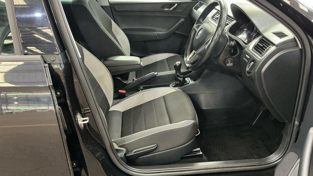 Skoda Rapid view 21