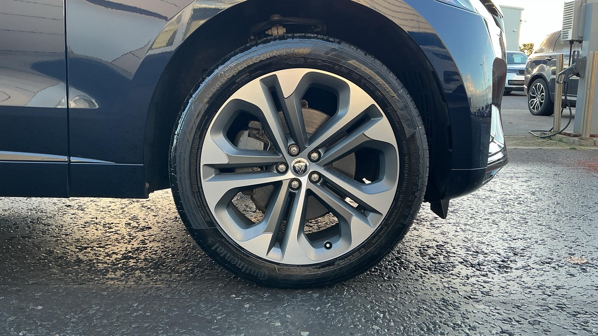 Jaguar F-Pace view 8