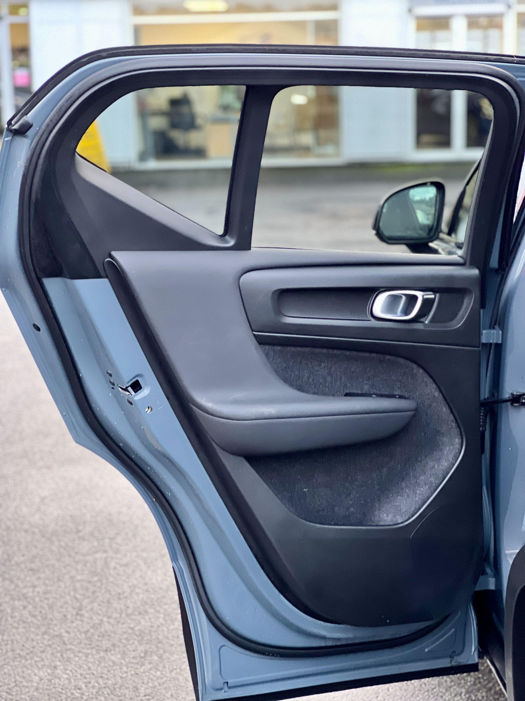 Volvo XC40 view 21