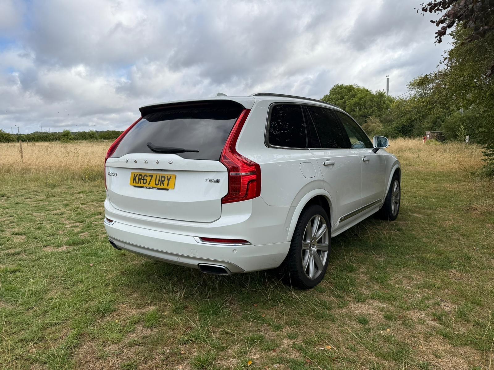 Volvo XC90 view 2