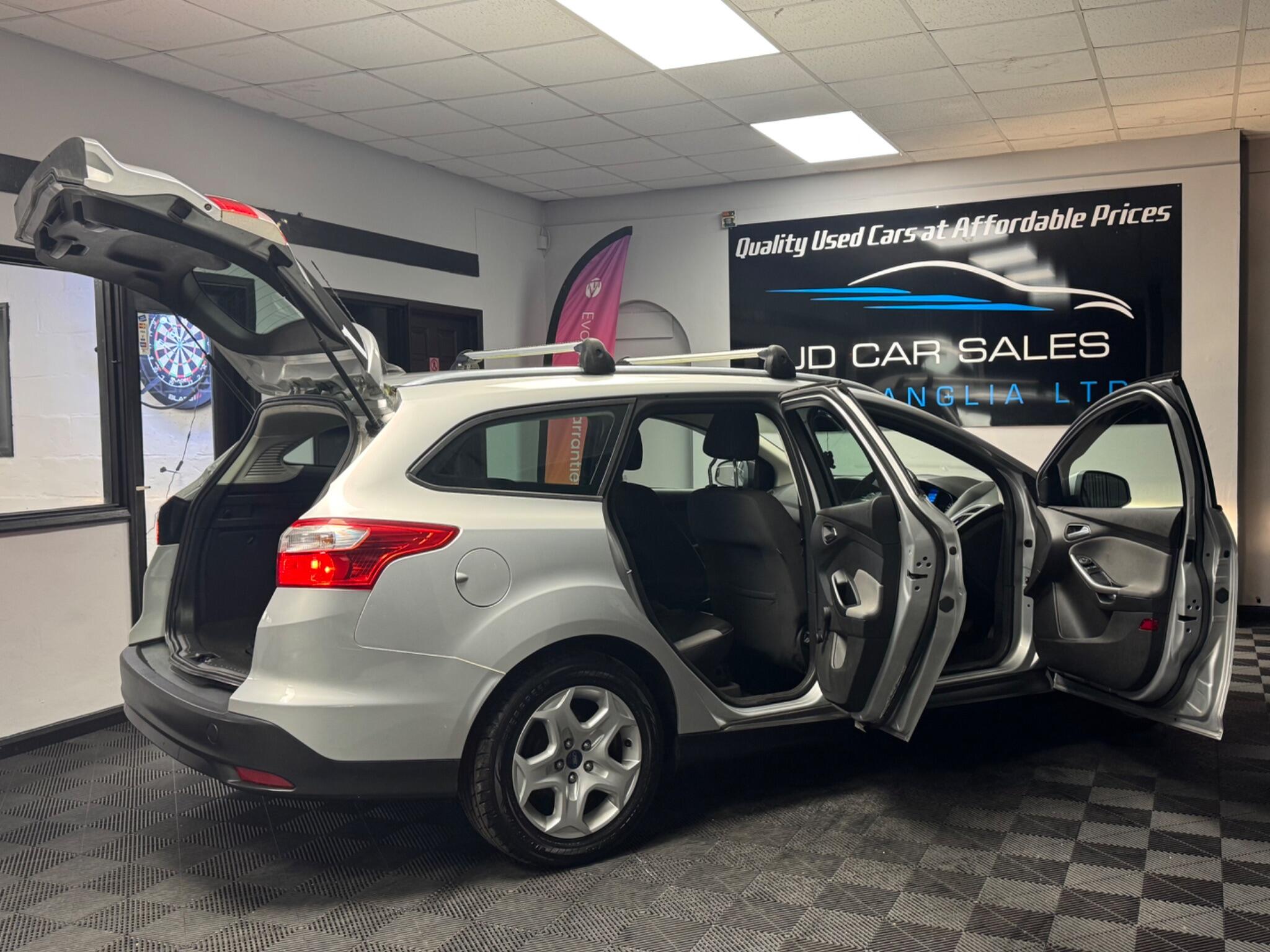 2014 Ford Focus 1.6 TDCi Edge Euro 5 (s/s) 5dr • 59,000 miles image 12