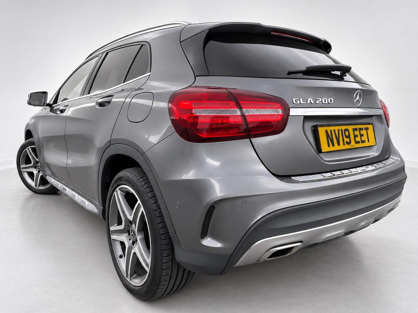 Mercedes-Benz Gla view 15