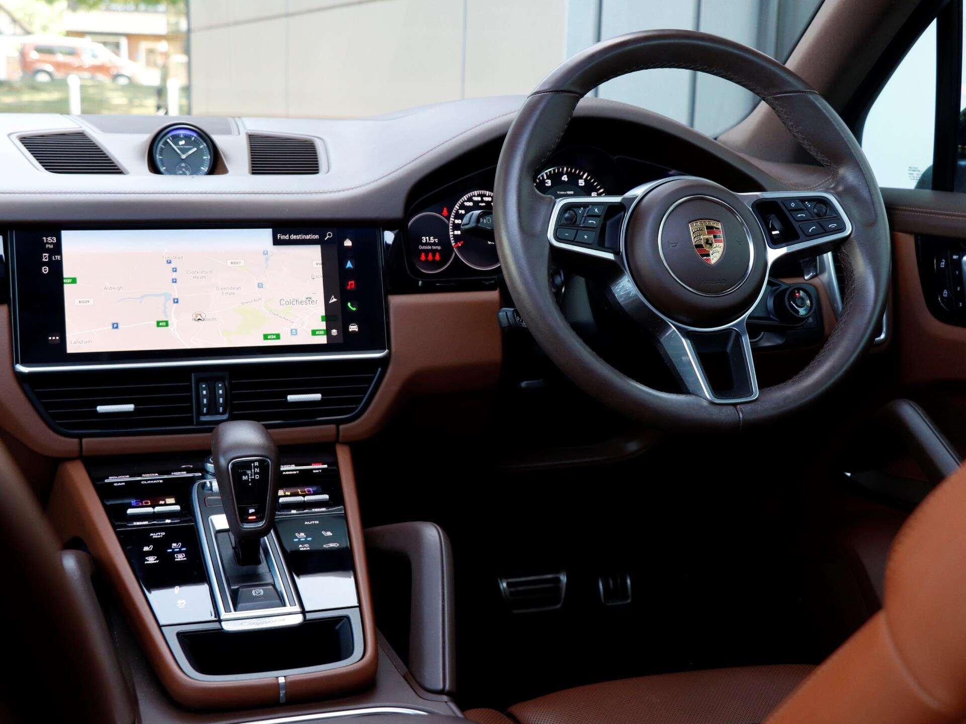 Porsche Cayenne view 12