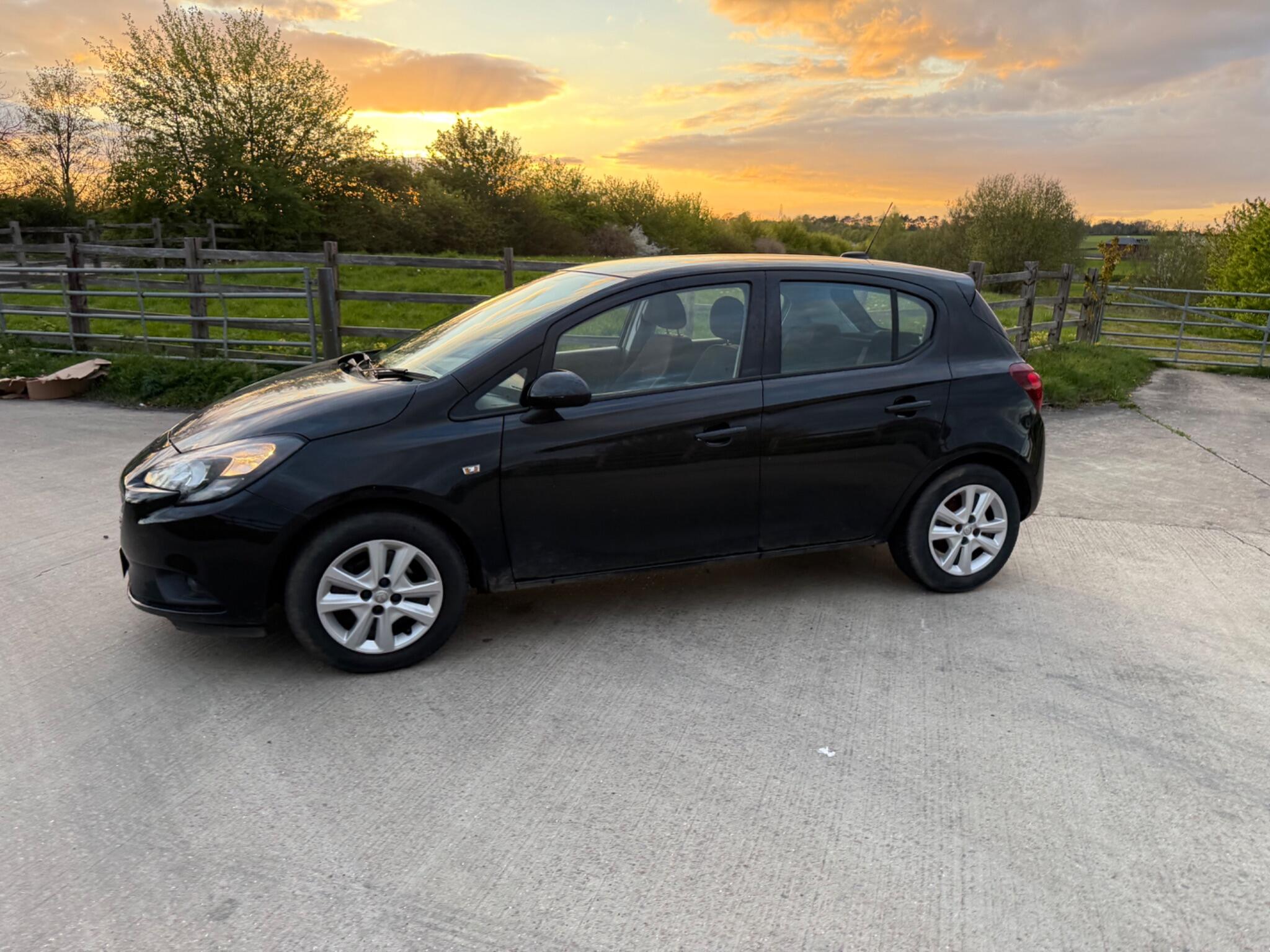 Vauxhall Corsa 1.4i Design Euro 6 (s/s) 5dr — photo 18 of 104