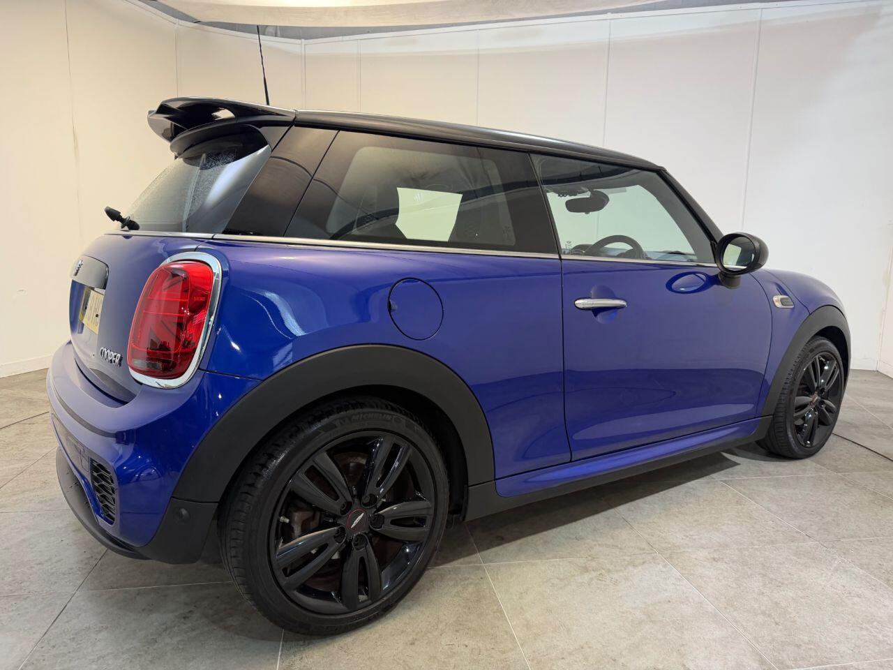 Mini Cooper view 30