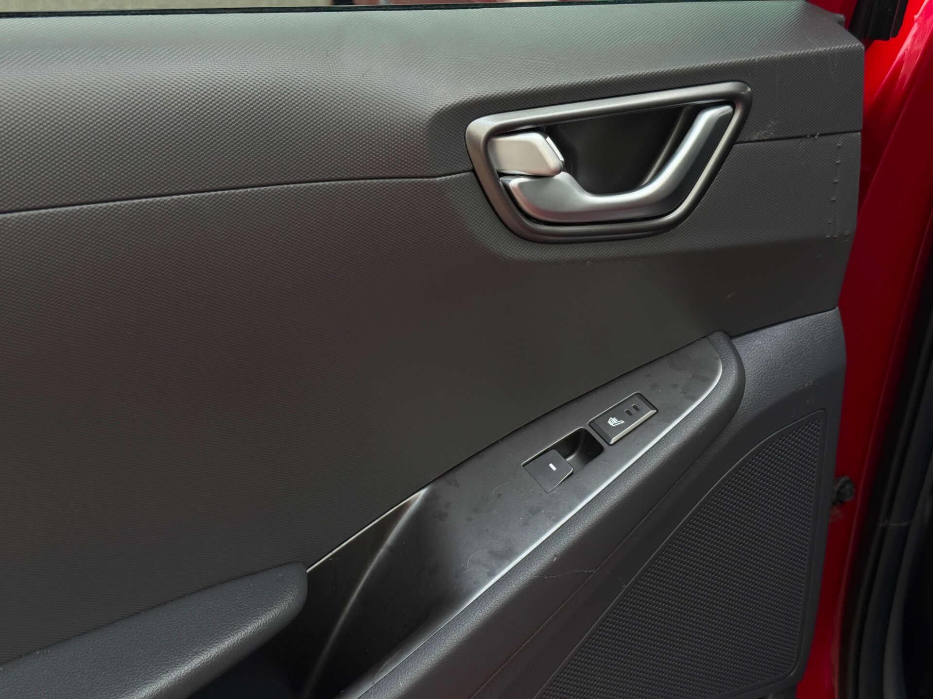 Hyundai Ioniq view 41