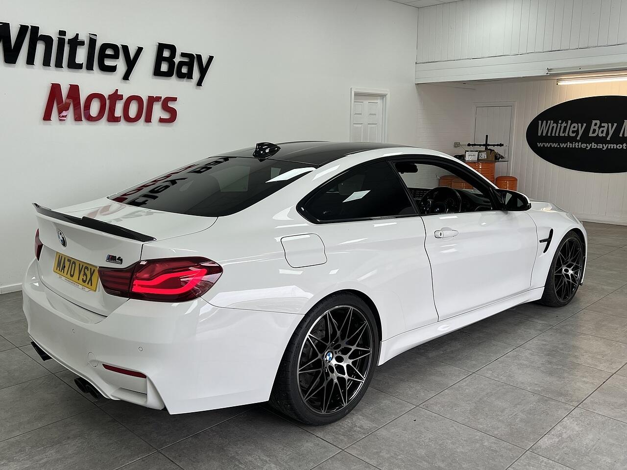 BMW M4 view 3