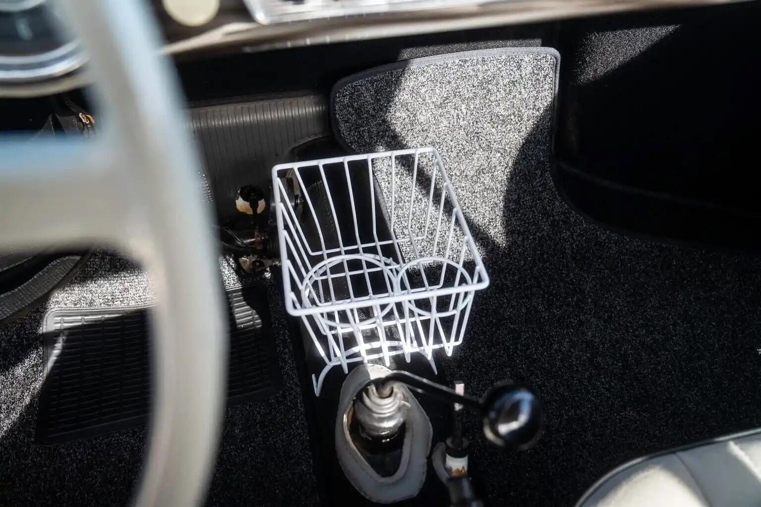 Volkswagen Volkswagen Karmann view 27