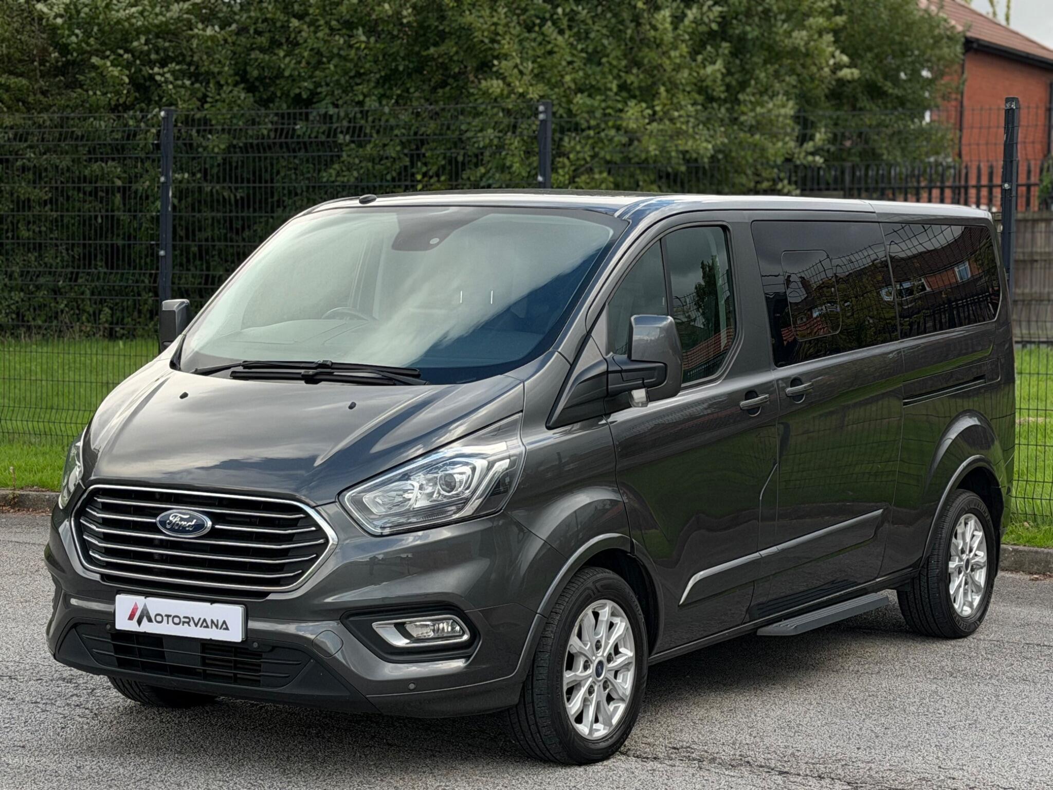 Ford Tourneo Custom view 3