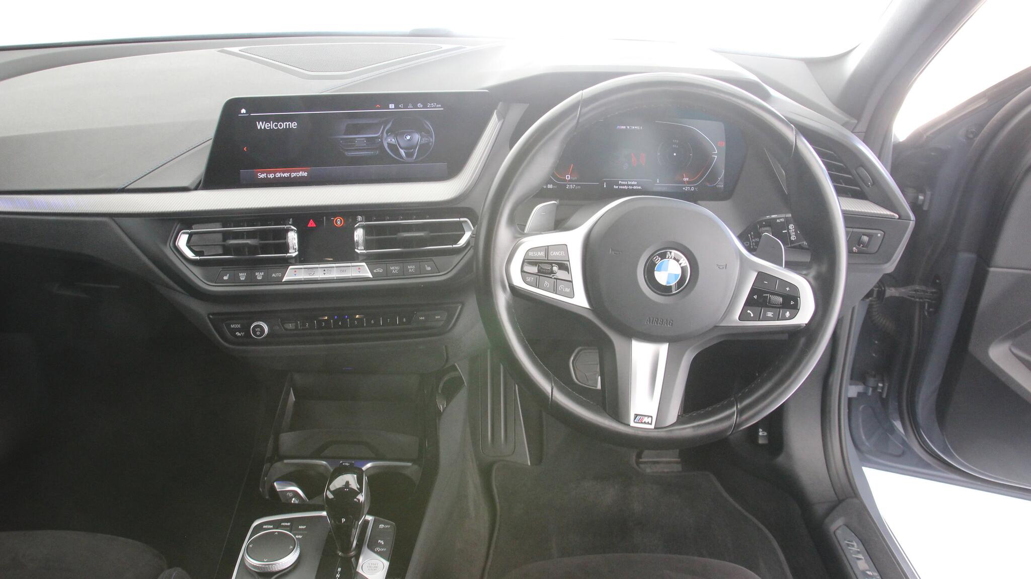 BMW 1 Series view 17