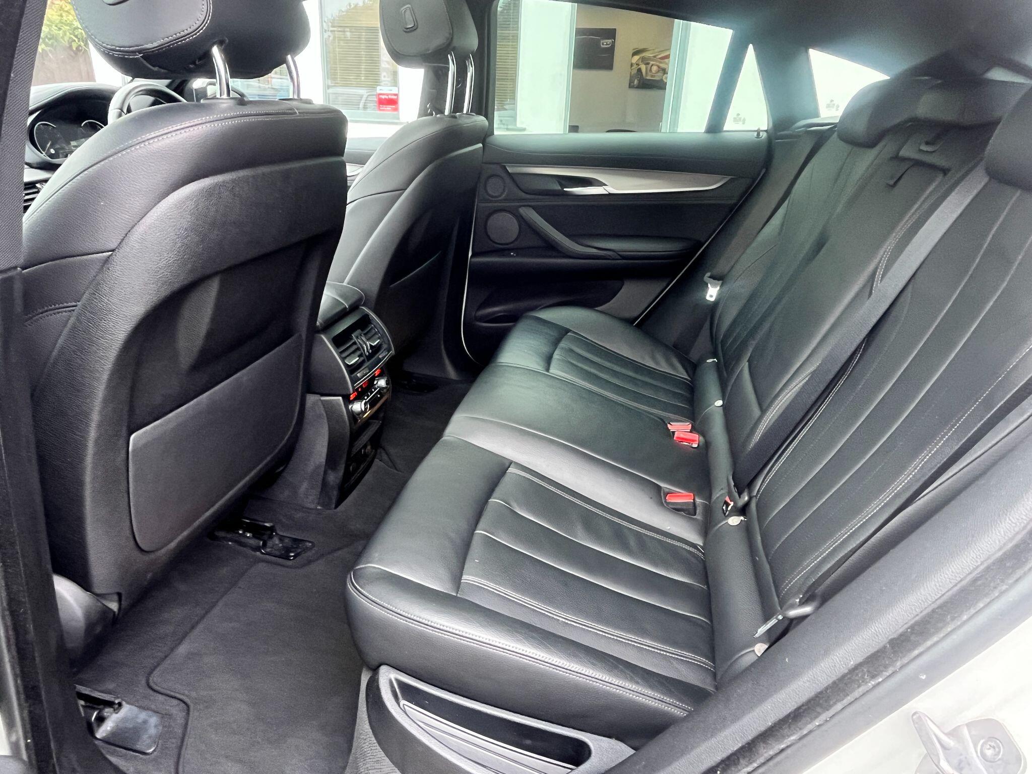 BMW X6 view 26