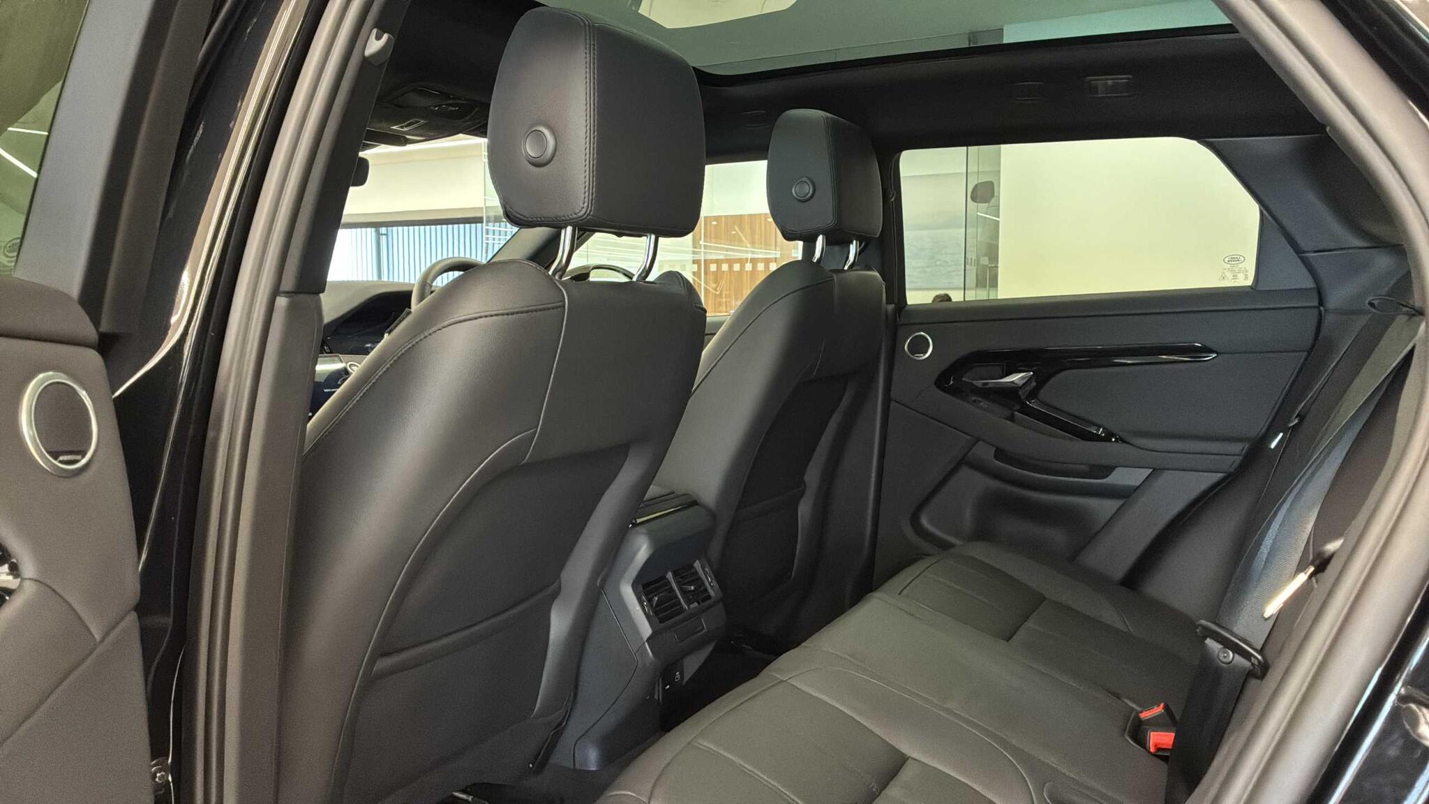 Land Rover Range Rover Evoque view 4