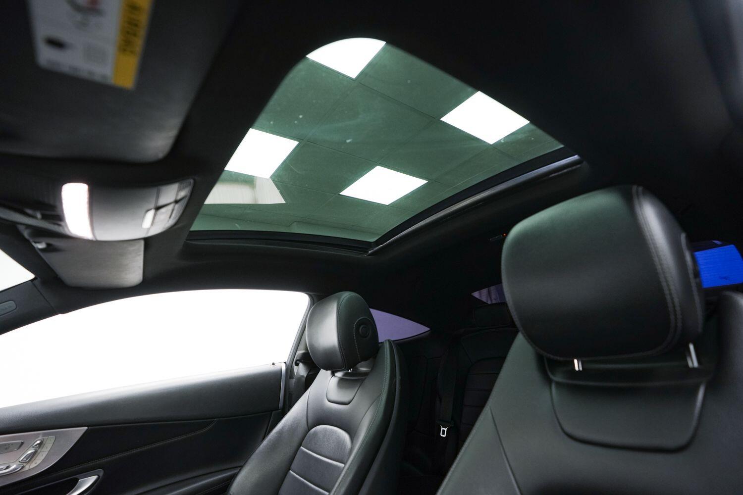 Mercedes-Benz C-Class view 21