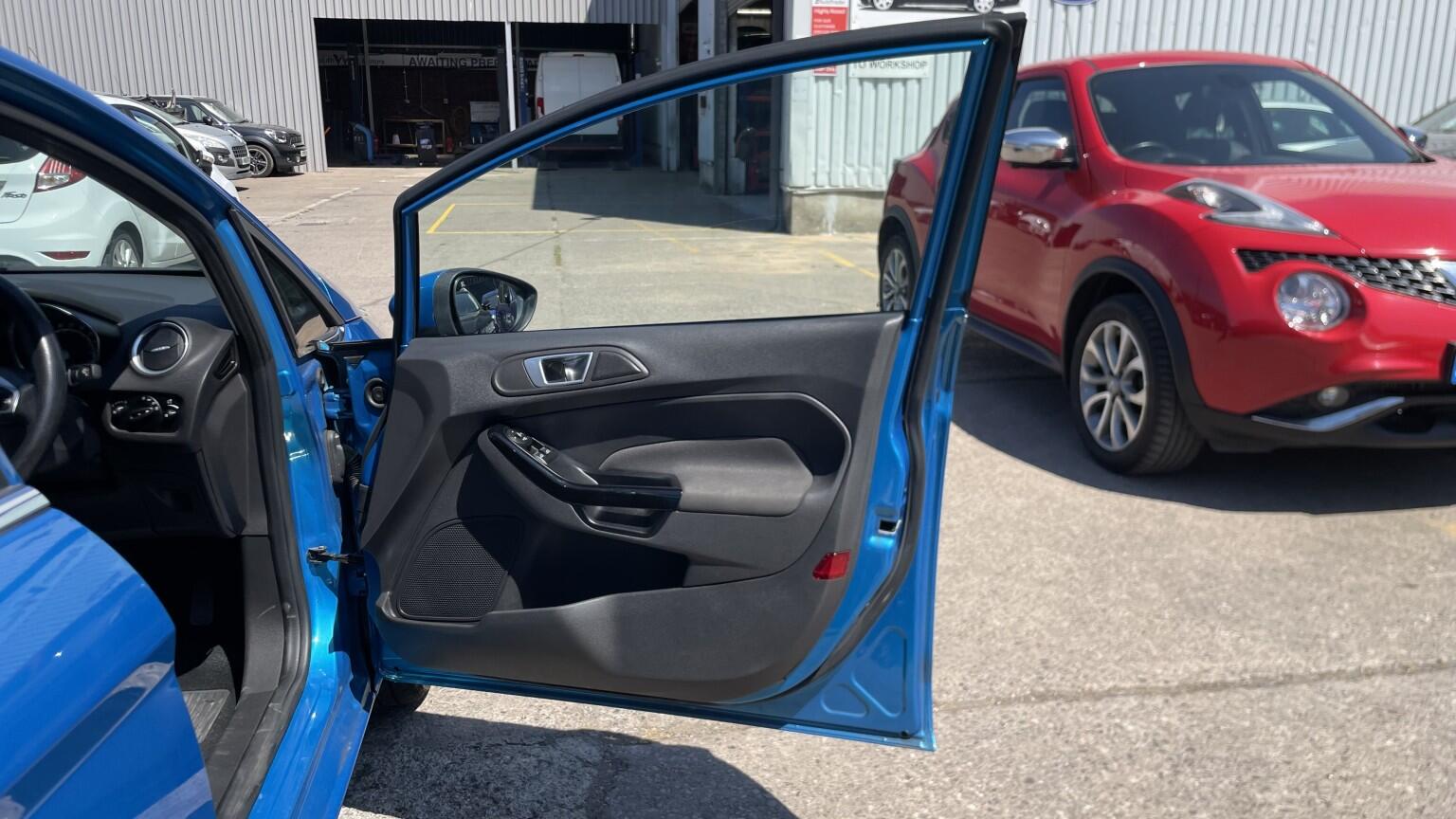 Ford Fiesta view 25
