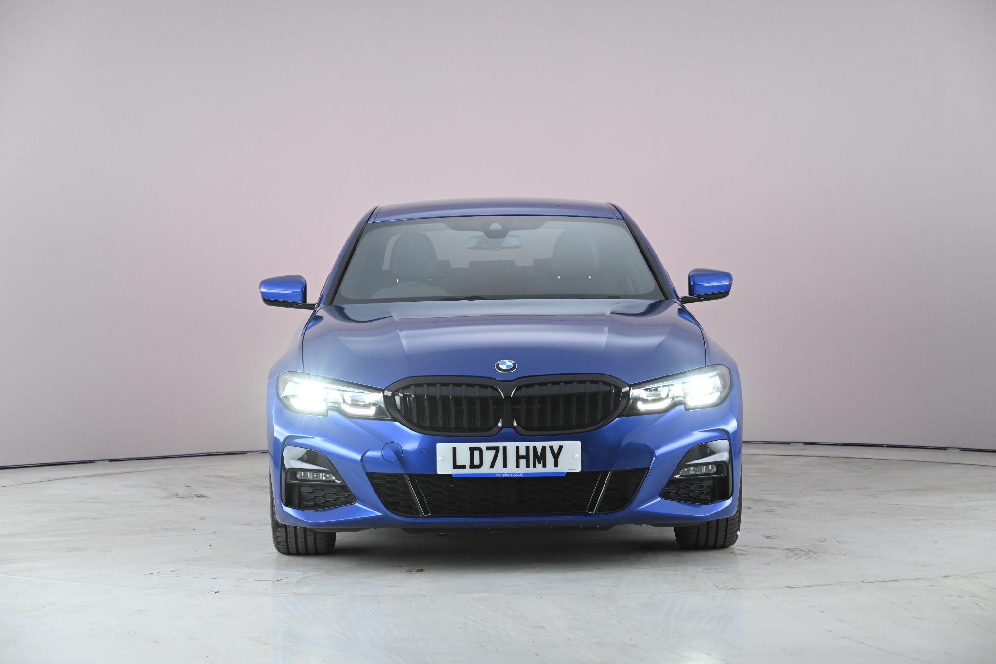 BMW 3 Series view 3