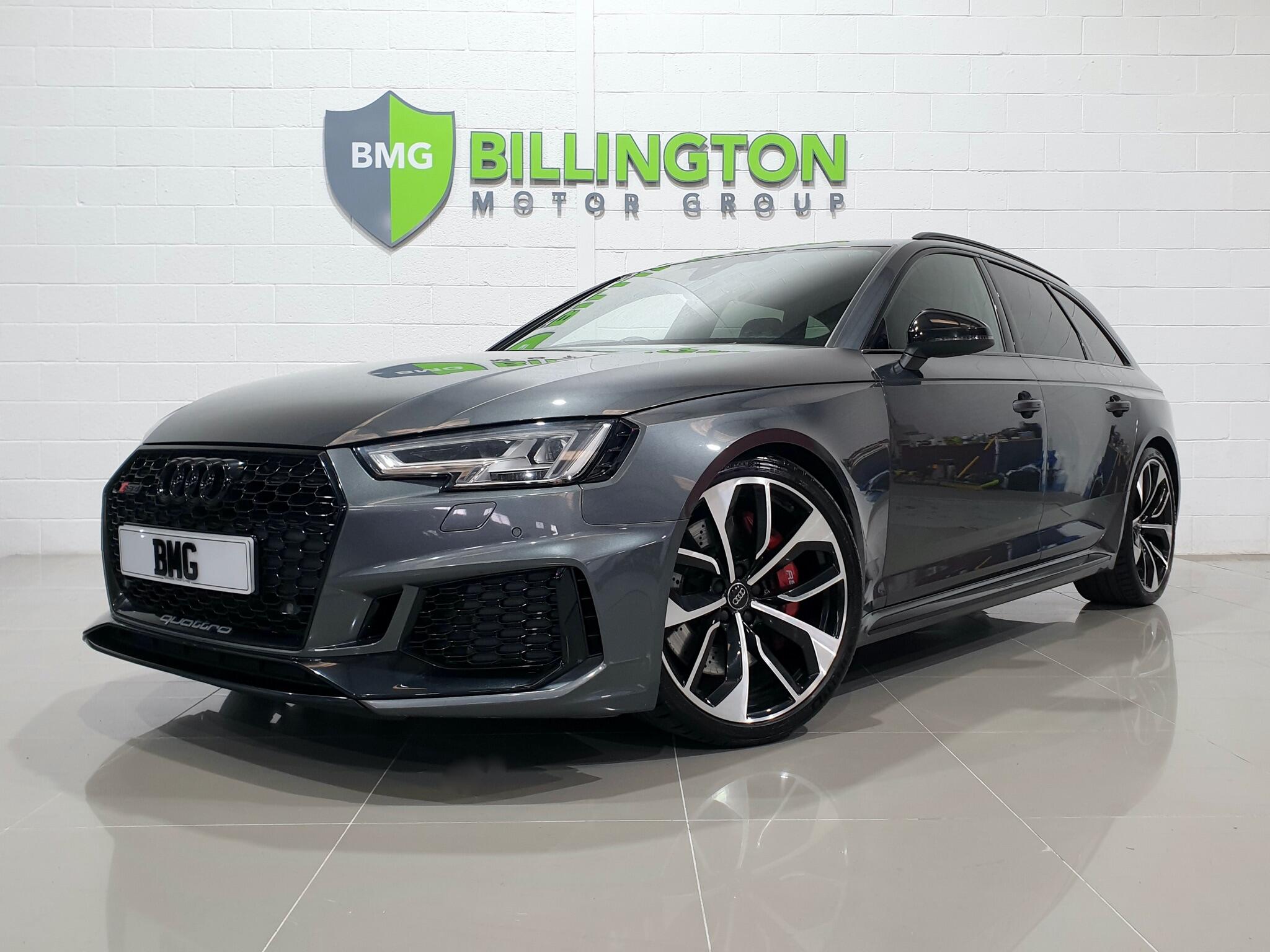 Audi RS4 view 3