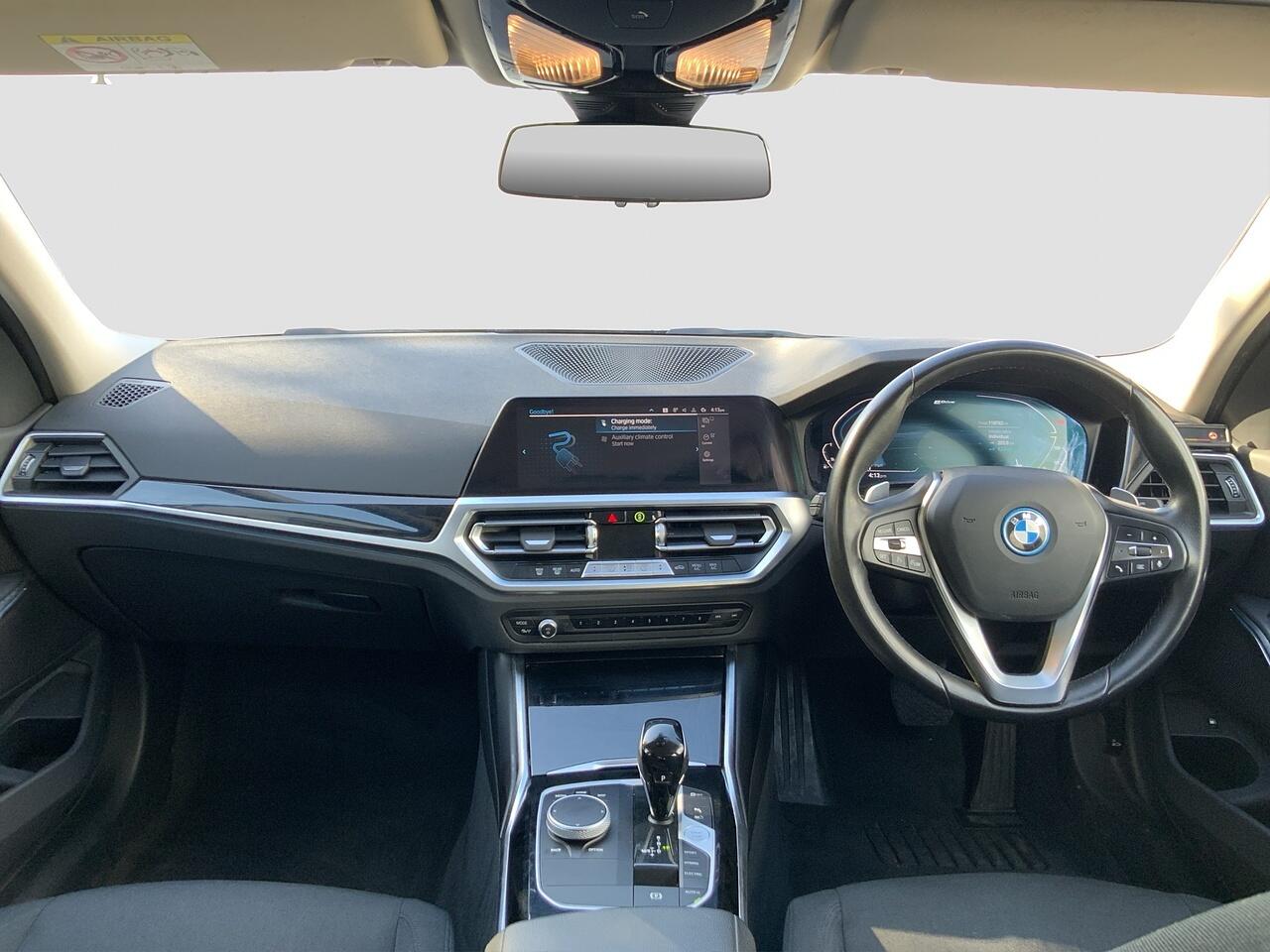 BMW 3 Series view 10