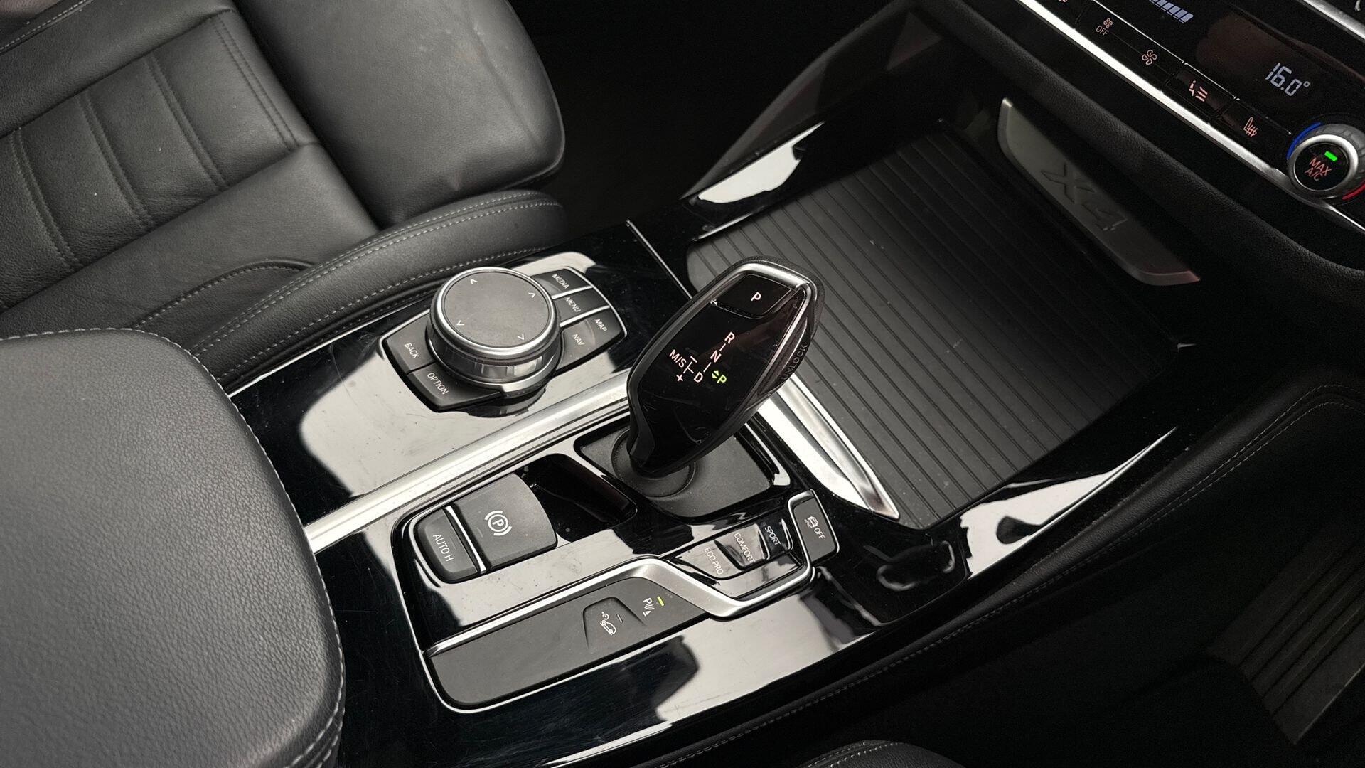 BMW X4 view 10