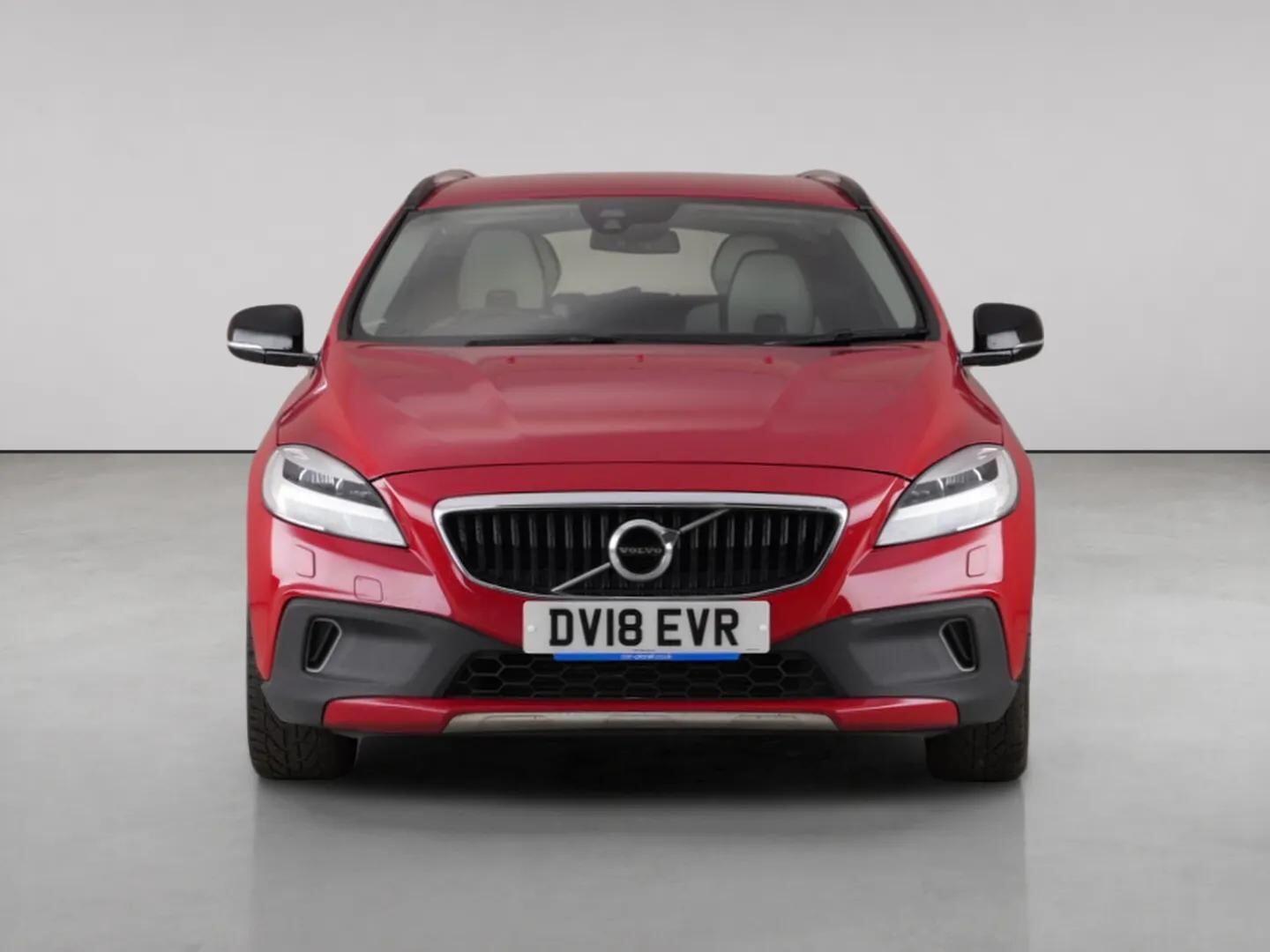 Volvo V40 Cross Country view 5