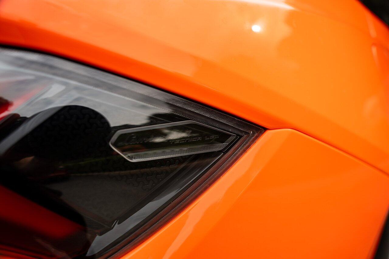 Lamborghini Urus view 99