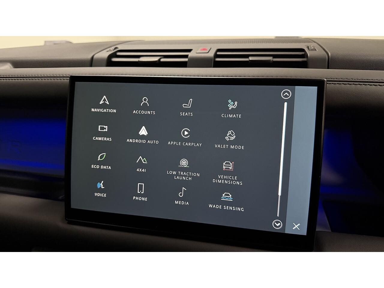 Land Rover Defender view 28