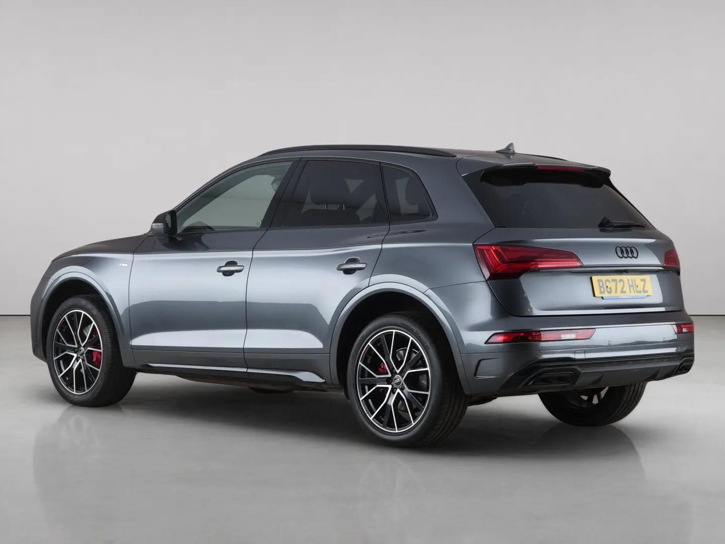 Audi Q5 view 9