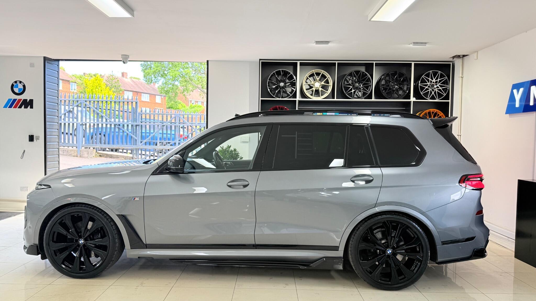 BMW X7 view 96