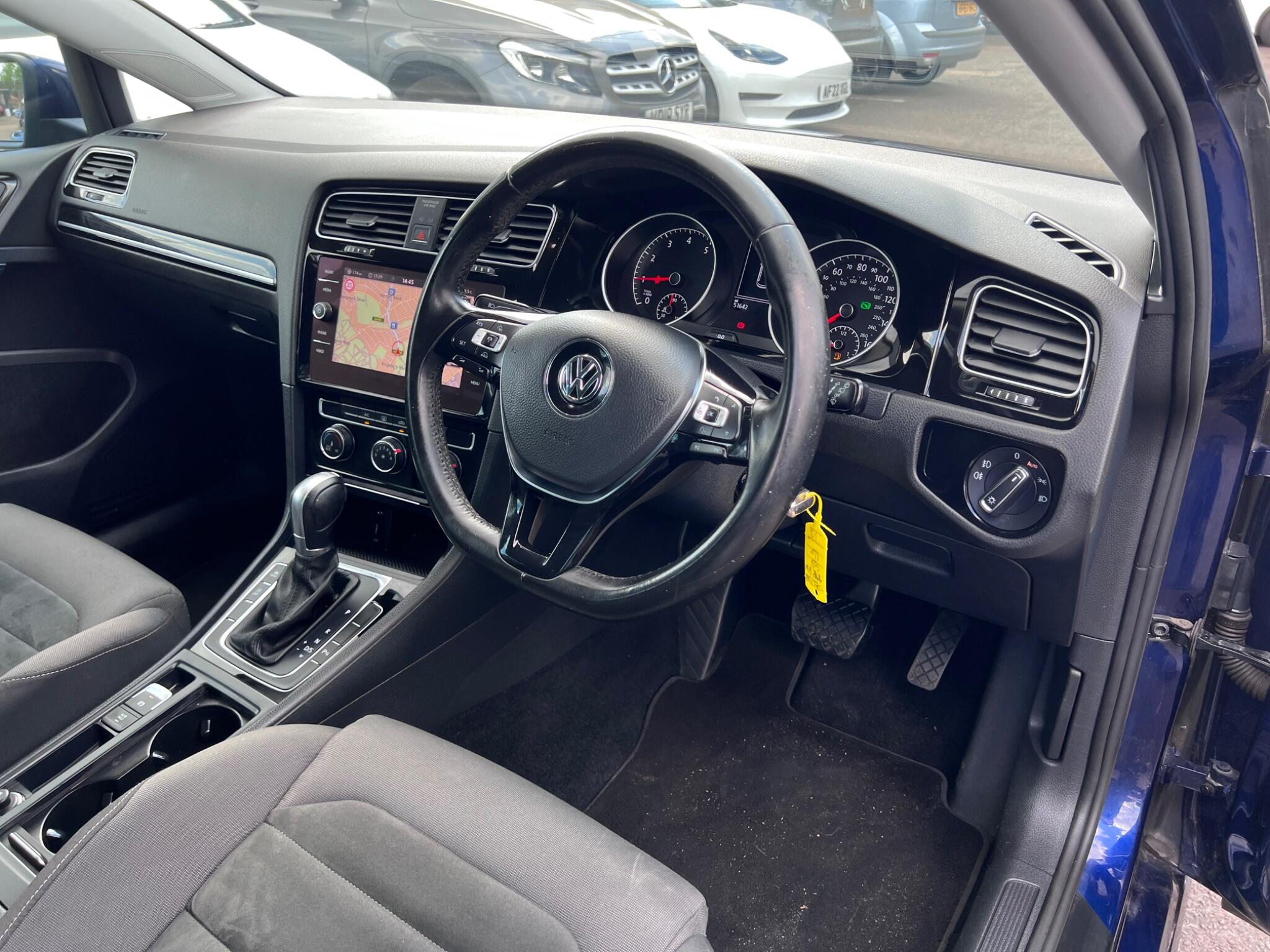 Volkswagen Golf view 18