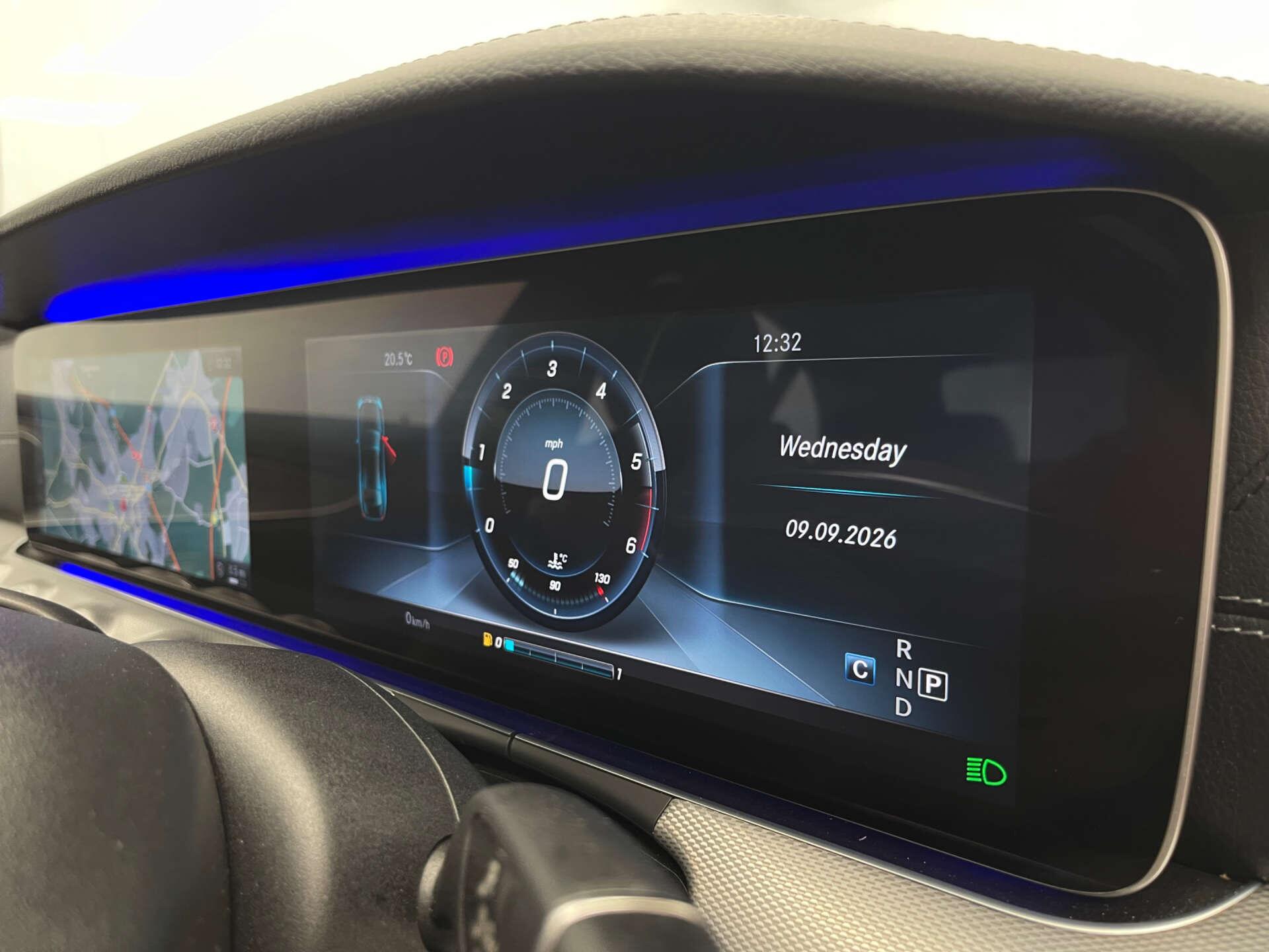 Mercedes-Benz E Class view 16