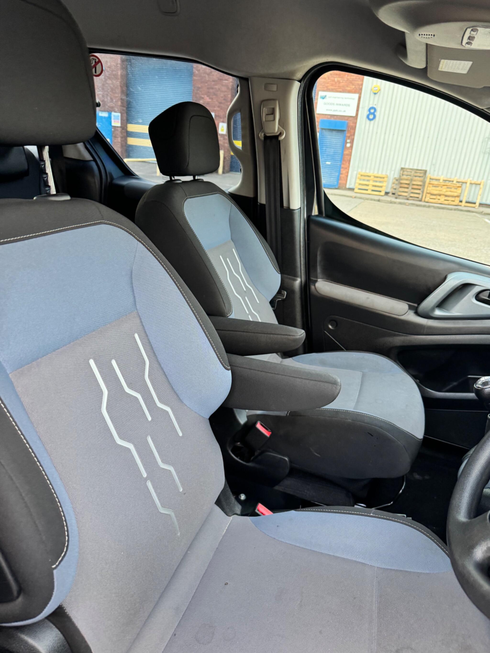 Peugeot Partner Tepee view 24