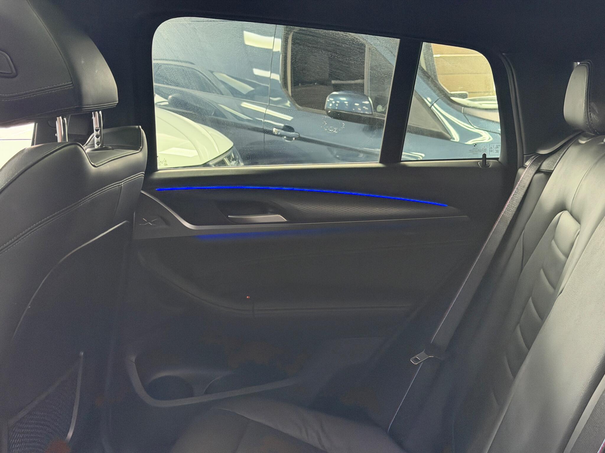 BMW X4 view 25