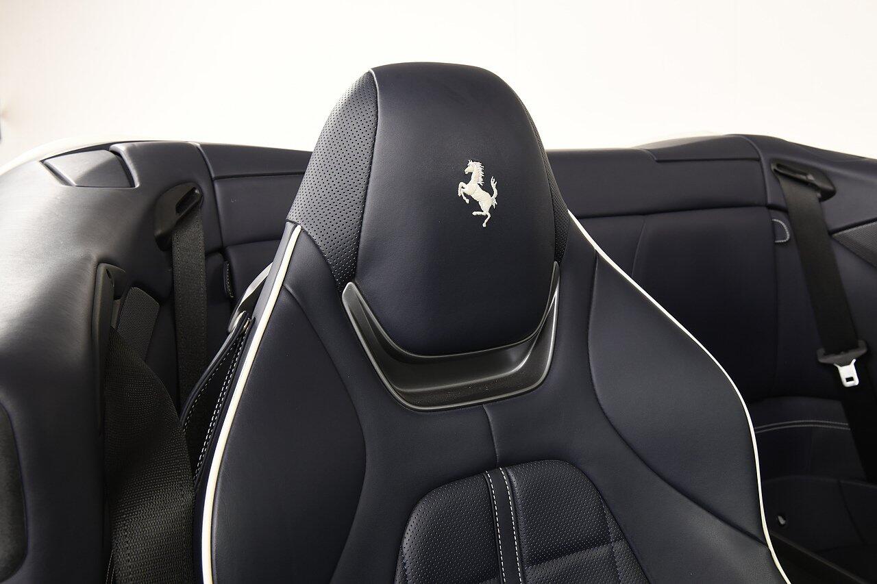 Ferrari Portofino view 9