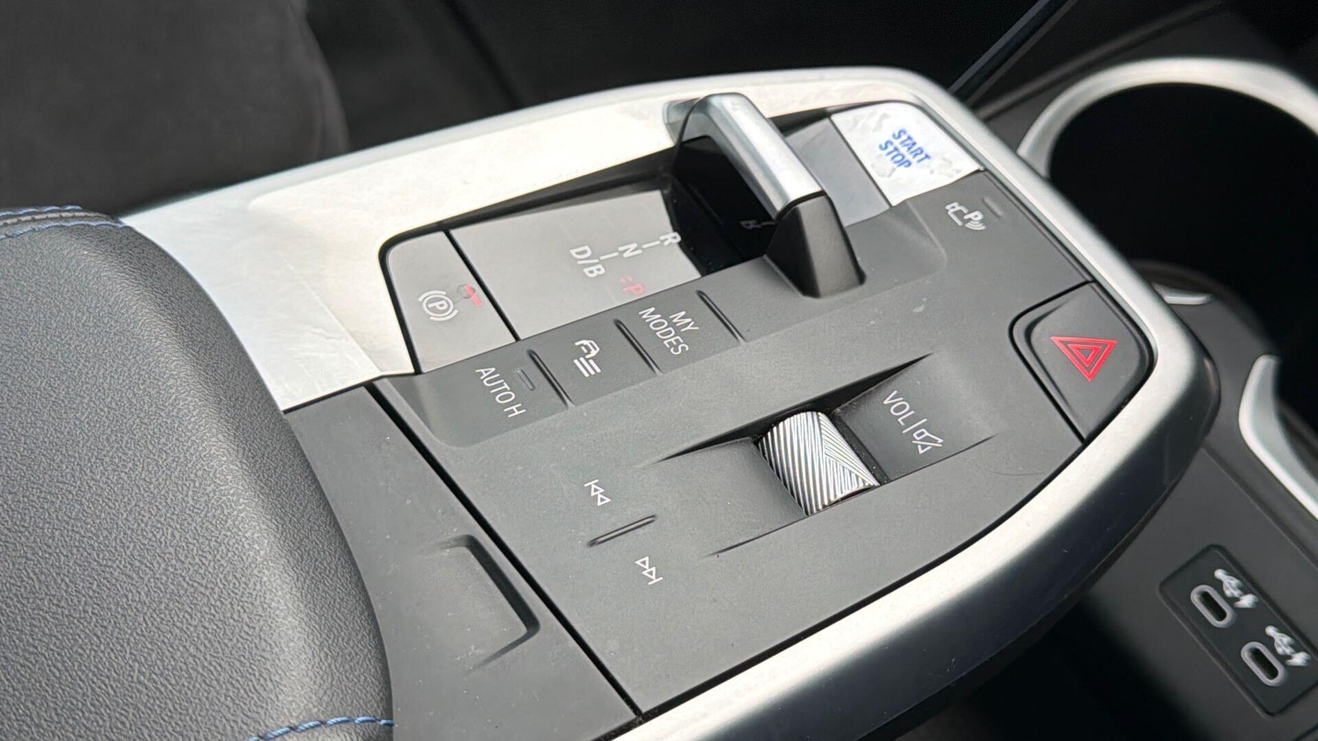 BMW iX1 view 10