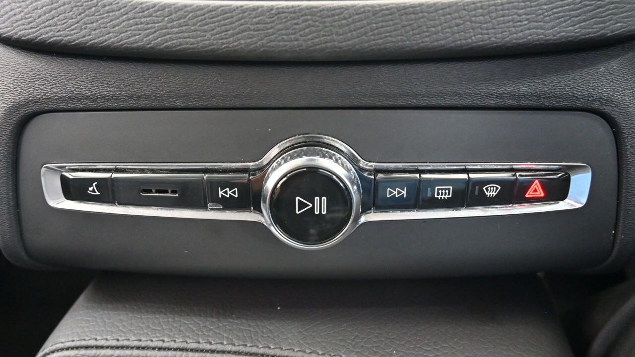 Volvo XC90 view 16