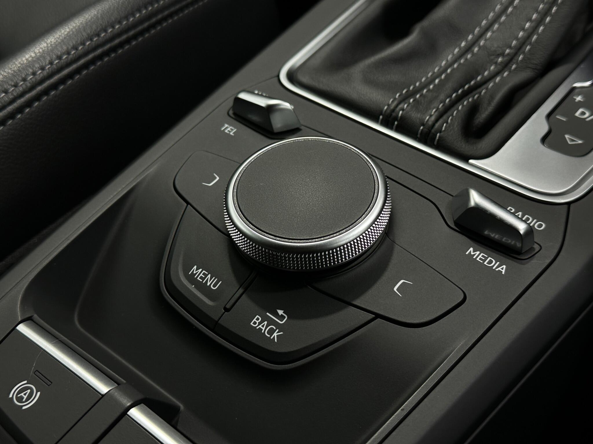 Audi Q2 view 21
